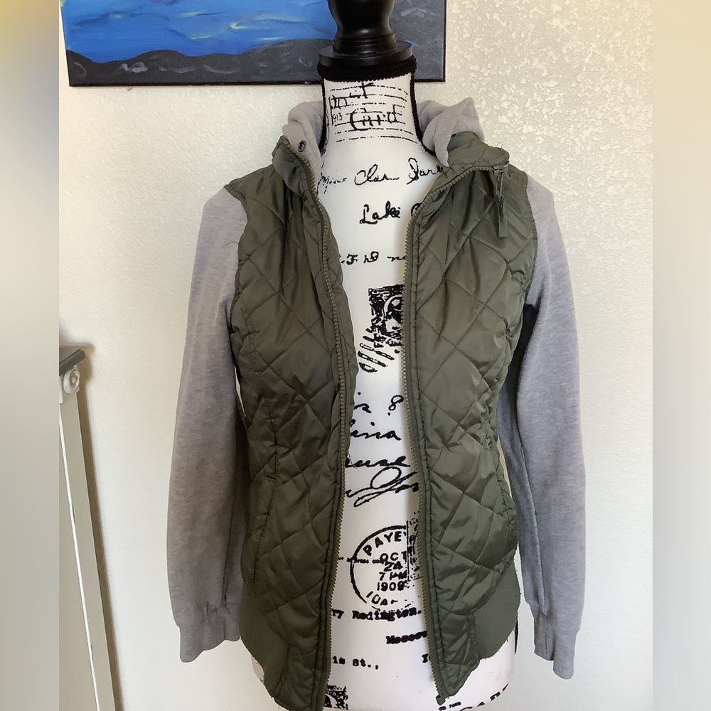 Hooded jacket